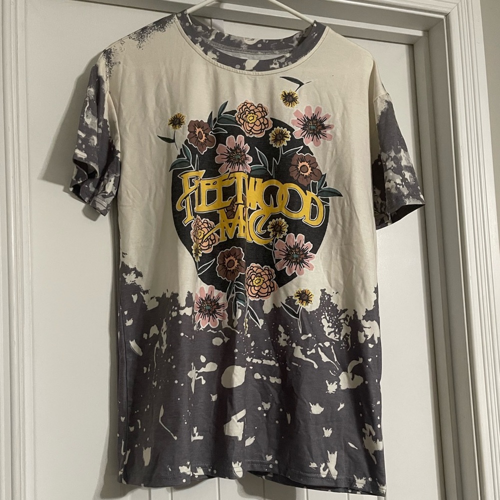 ✨NWOT✨ Fleetwood Mac Graphic T-shirt